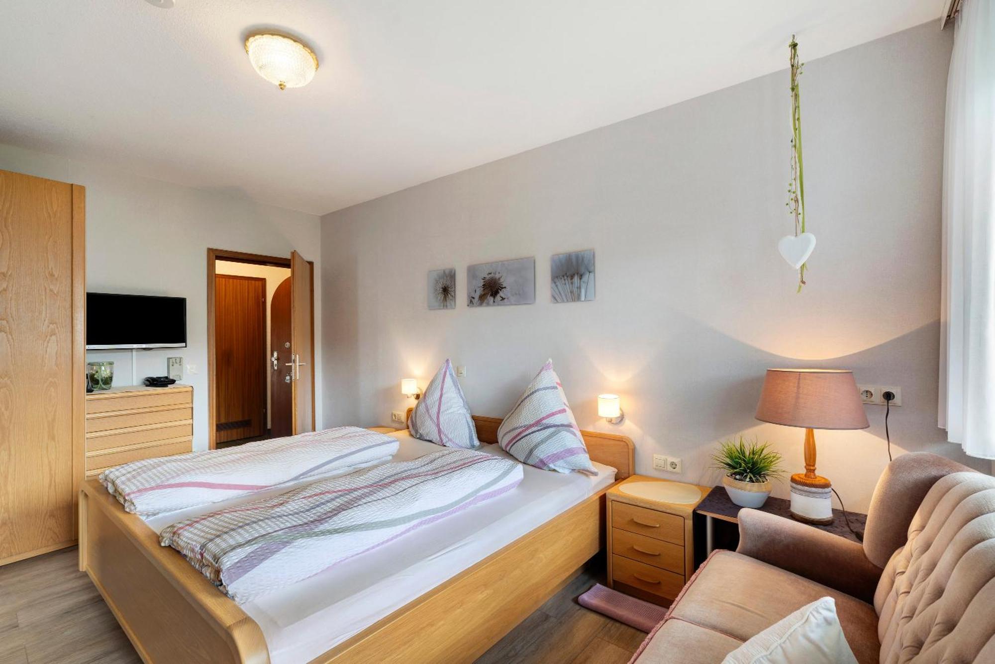 Haus Seiler Apartment Фройденщат Екстериор снимка